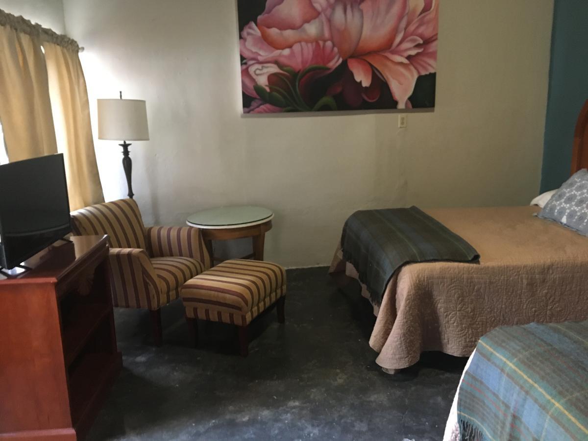 Dona Carlota Hotel 2*